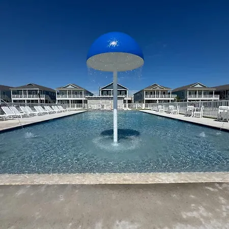 Coastal Villa-1 Block To Beach
